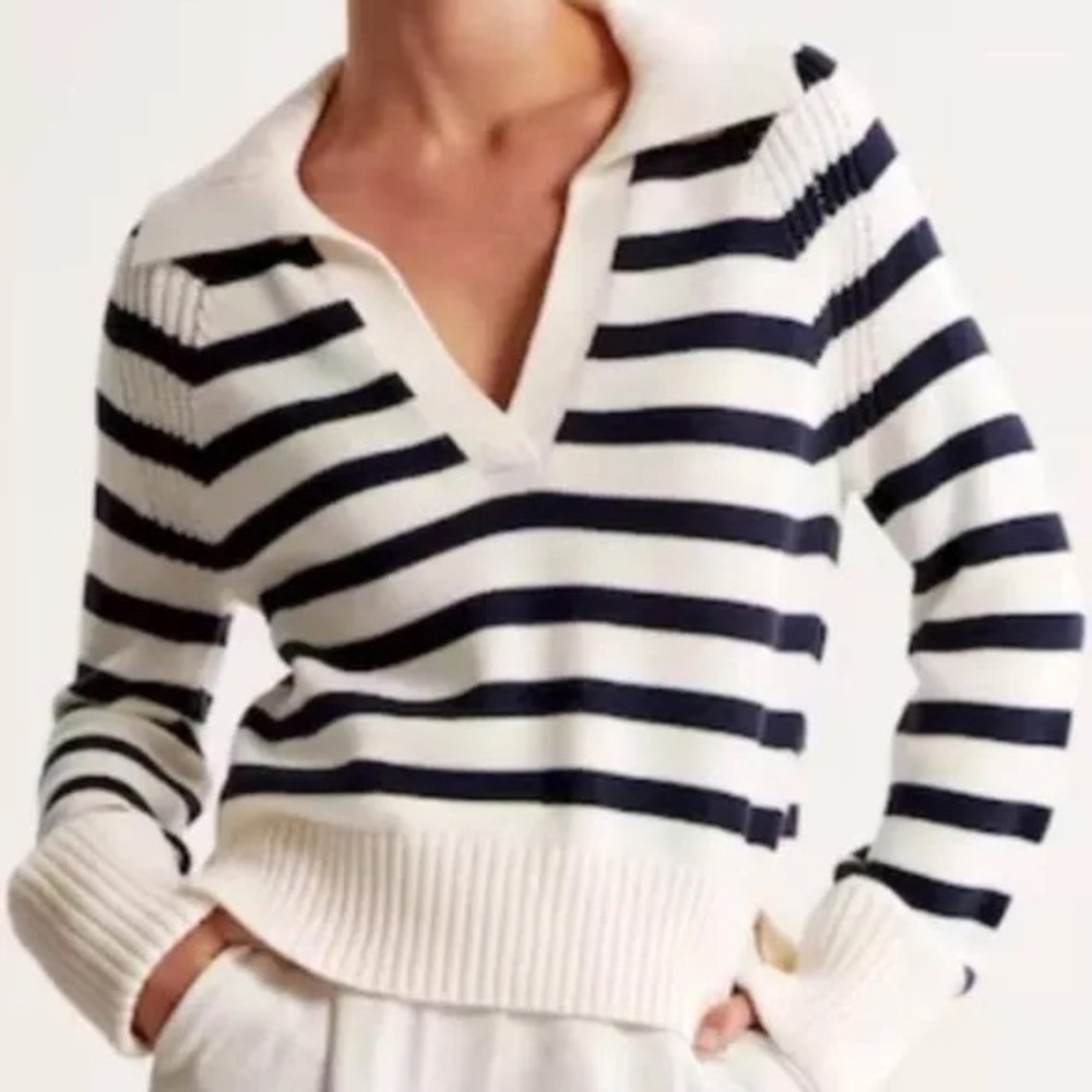 Abercrombie & Fitch Navy & White Sweater